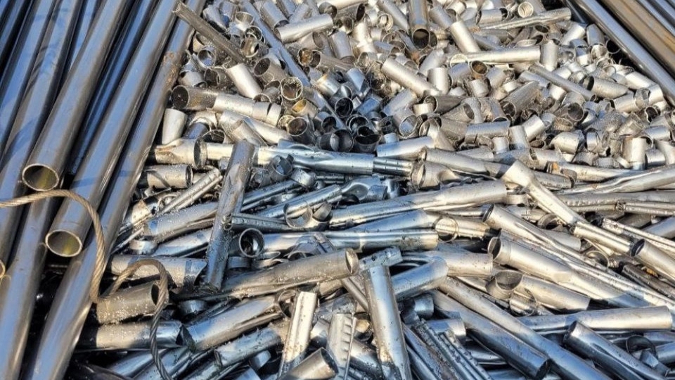 All kinds of metal waste