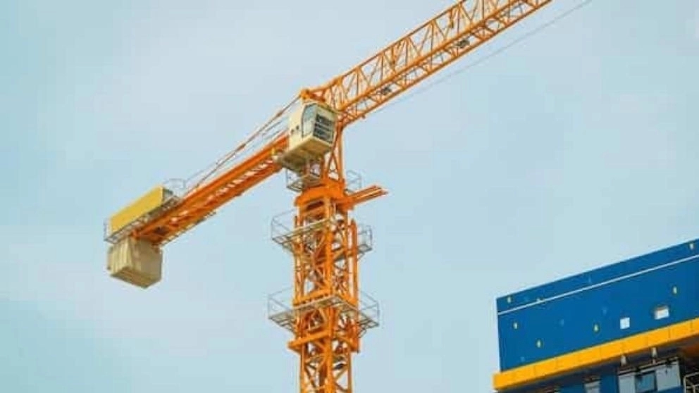 Types of tower cranes and their uses