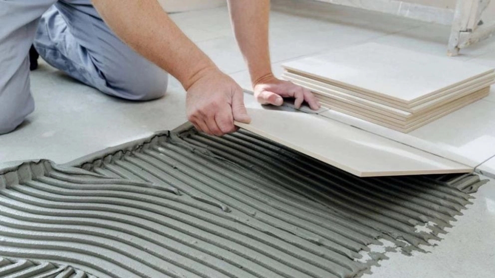 چسب کاشی چیست و چه ویژگی ها و کاربردی دارد؟