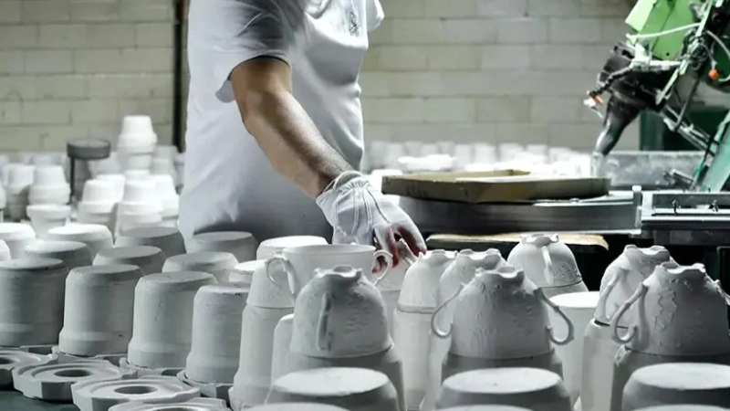 How to make and glaze a ceramic dish