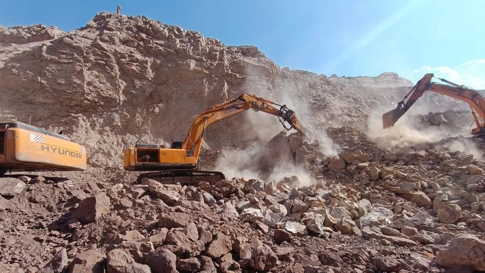 A brief description of the mining activities of Royan Vatheq Sharq Company