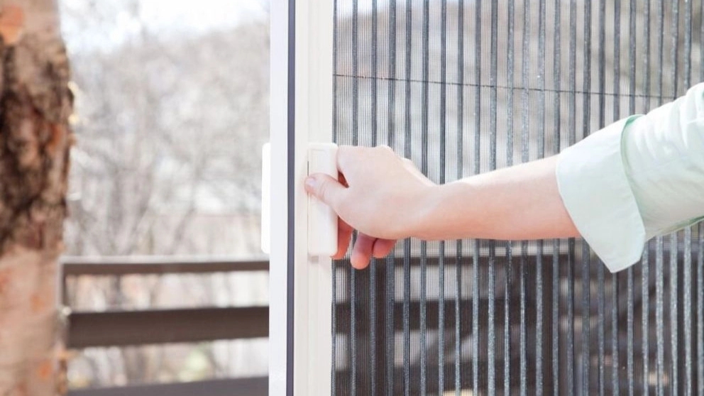 How to wash the window net