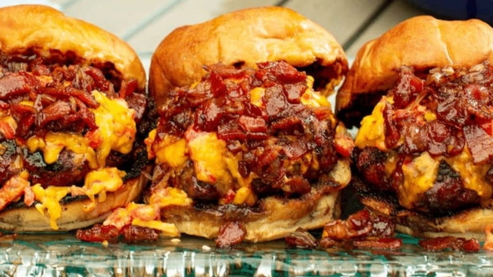 Introducing various types of burgers: a window to the world of the most delicious fast food in the world