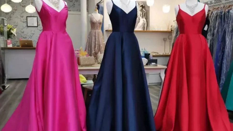 What is the difference between a dress and an evening dress?