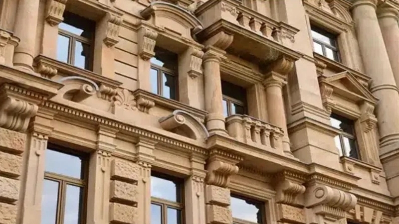 Classical Roman facade in Zanjan