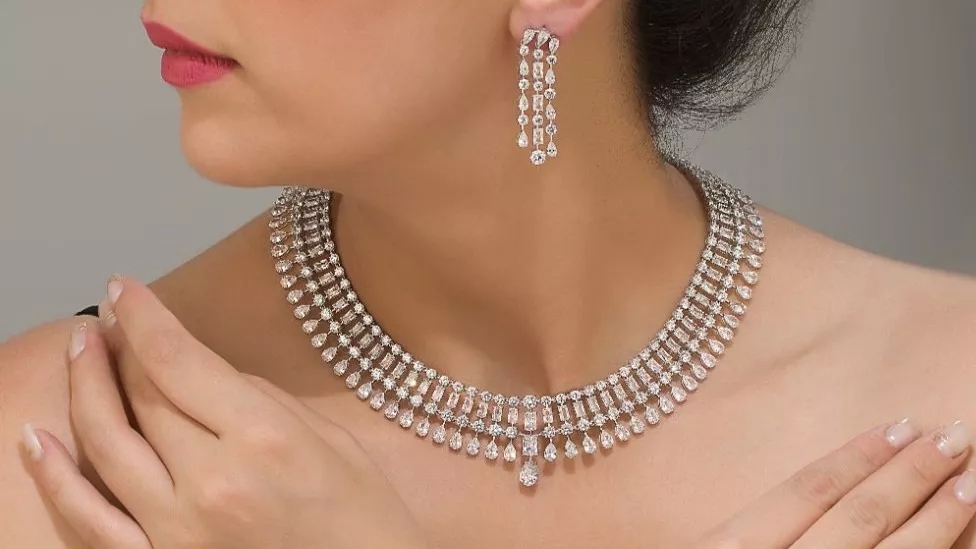 History of religious jewelry