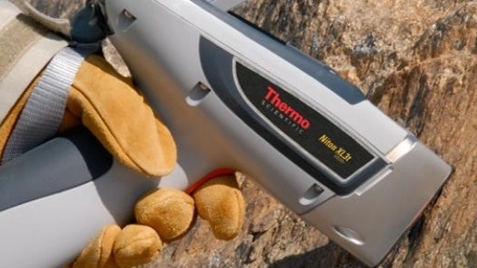 دستگاه XRF ( ایکس آر اف )
