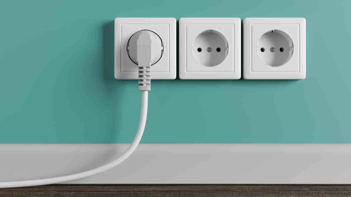 Universal standard for plugs