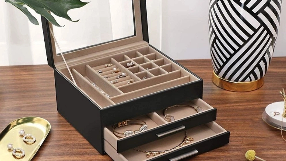 All kinds of jewelry boxes