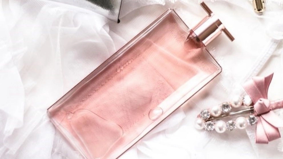The difference between eau de parfum and eau de toilette