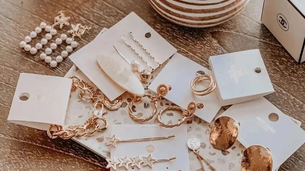 What are the common accessories for women and girls?