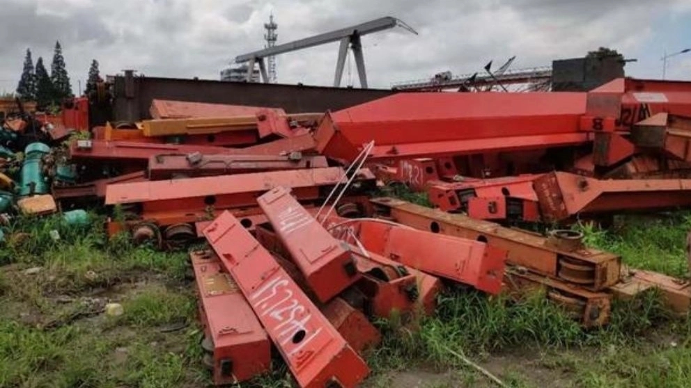 Familiarity with second-hand or scrap iron