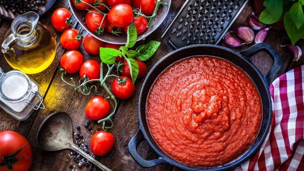 Benefits and therapeutic properties of tomato paste and its nutritional value