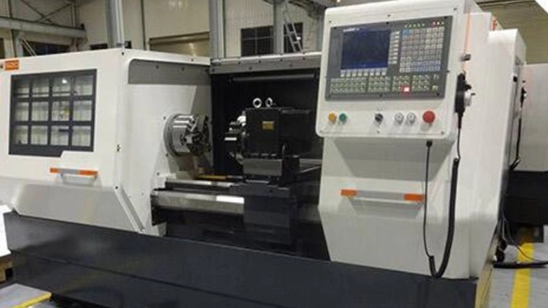 آلة مخرطة CNC