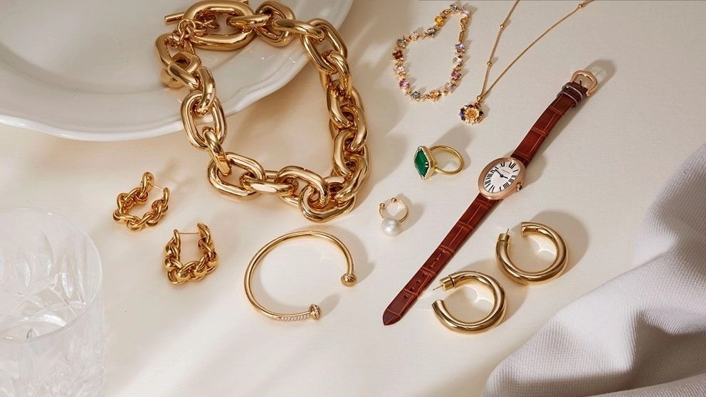 8 advantages and benefits of gold
