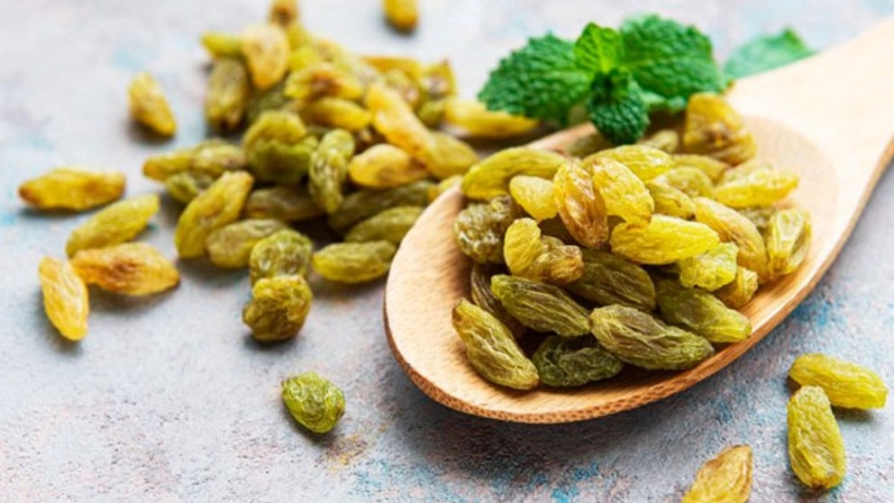 مهمترین خواص کشمش سبز و ارزش غذایی آن