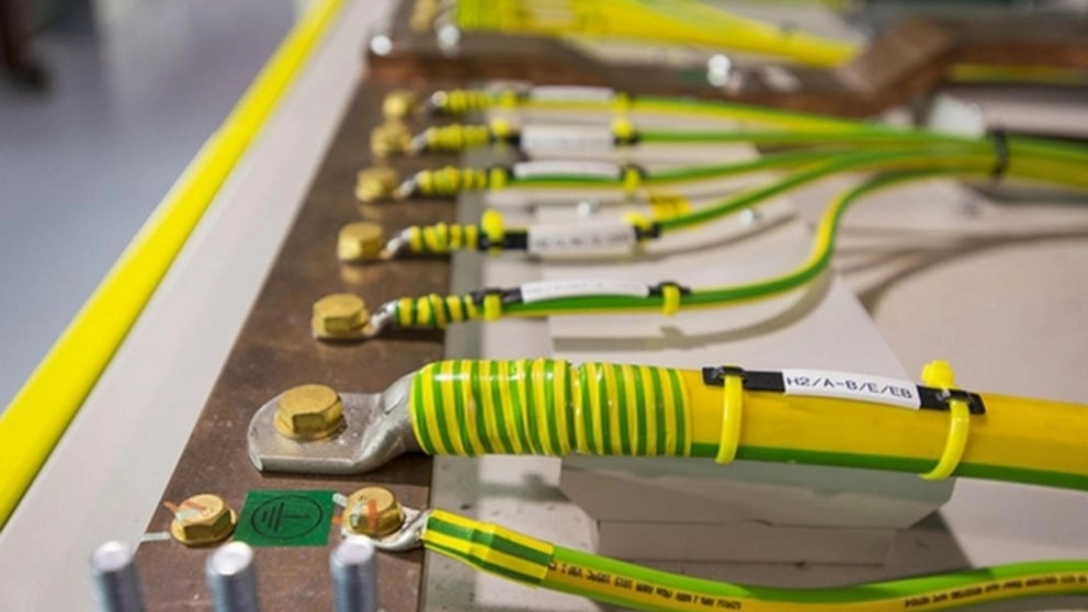 What is earth wire and what is its use?
