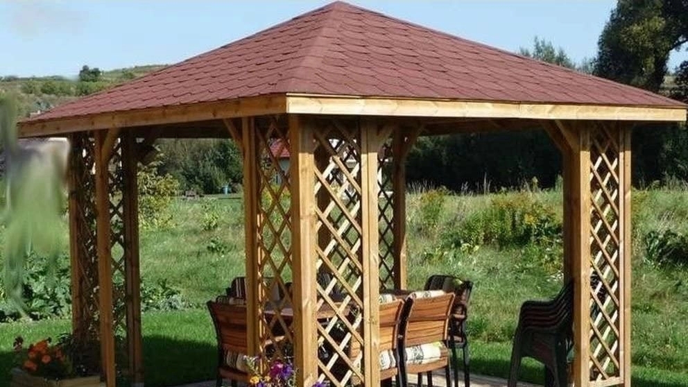 Types of gable roofs for gazebos