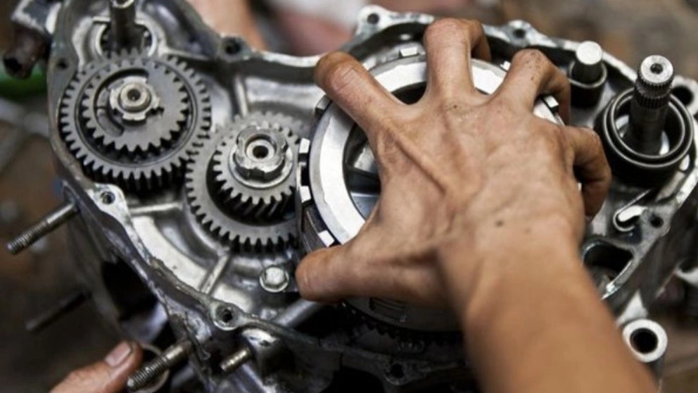 What is a car alternator? And how does it work?