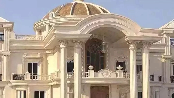 The facade of the Azad Derashkan building in Urmia