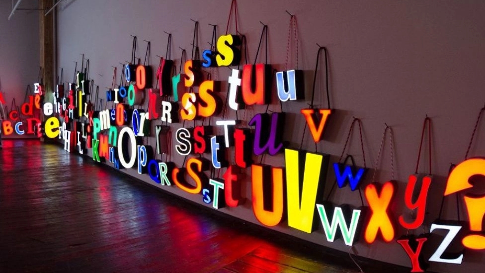 Getting to know the types of raised letter boards