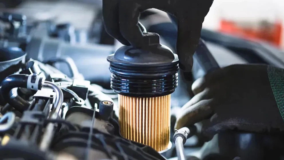 مرشحات للآلات الصناعية وآلات بناء الطرق