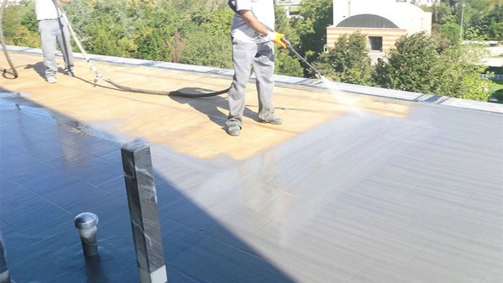 Polyurea insulation