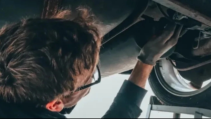 Car rescue in Isfahan