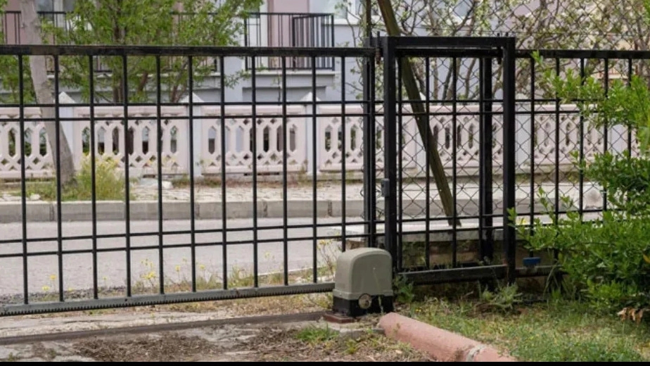 جک ریلی درب پارکینگ در شیراز