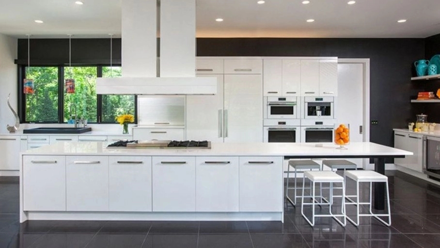 Glass cabinet plates