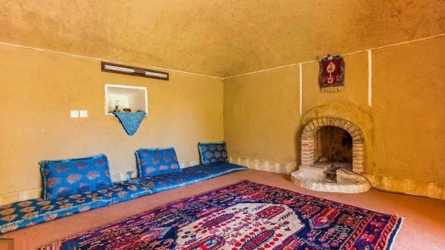 حجز الإقامة المزدهرة في كيرمان ؛ دليل السفر إلى مقر زهرود راين
