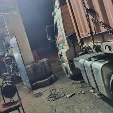 2 liter tank
