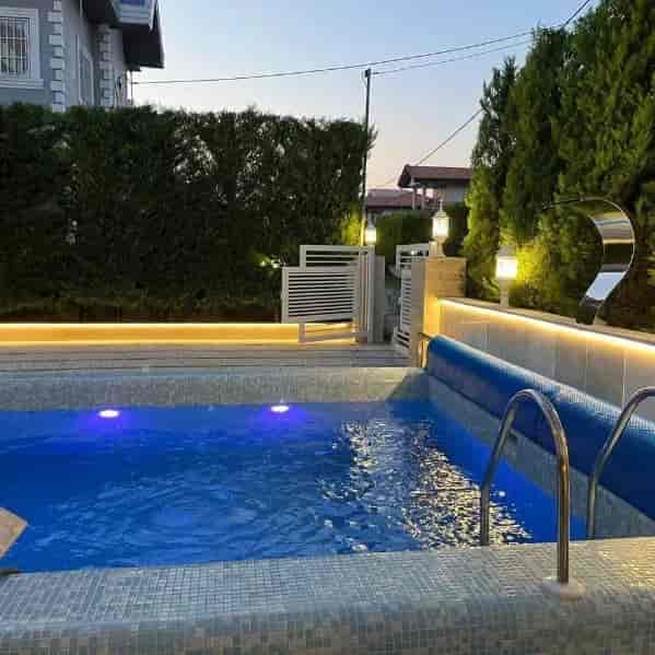 Design and construction of the Maisa pool