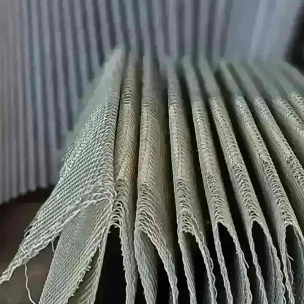 Blade folding