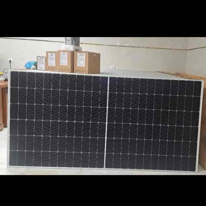 Jinko Solar and JE Solar brand