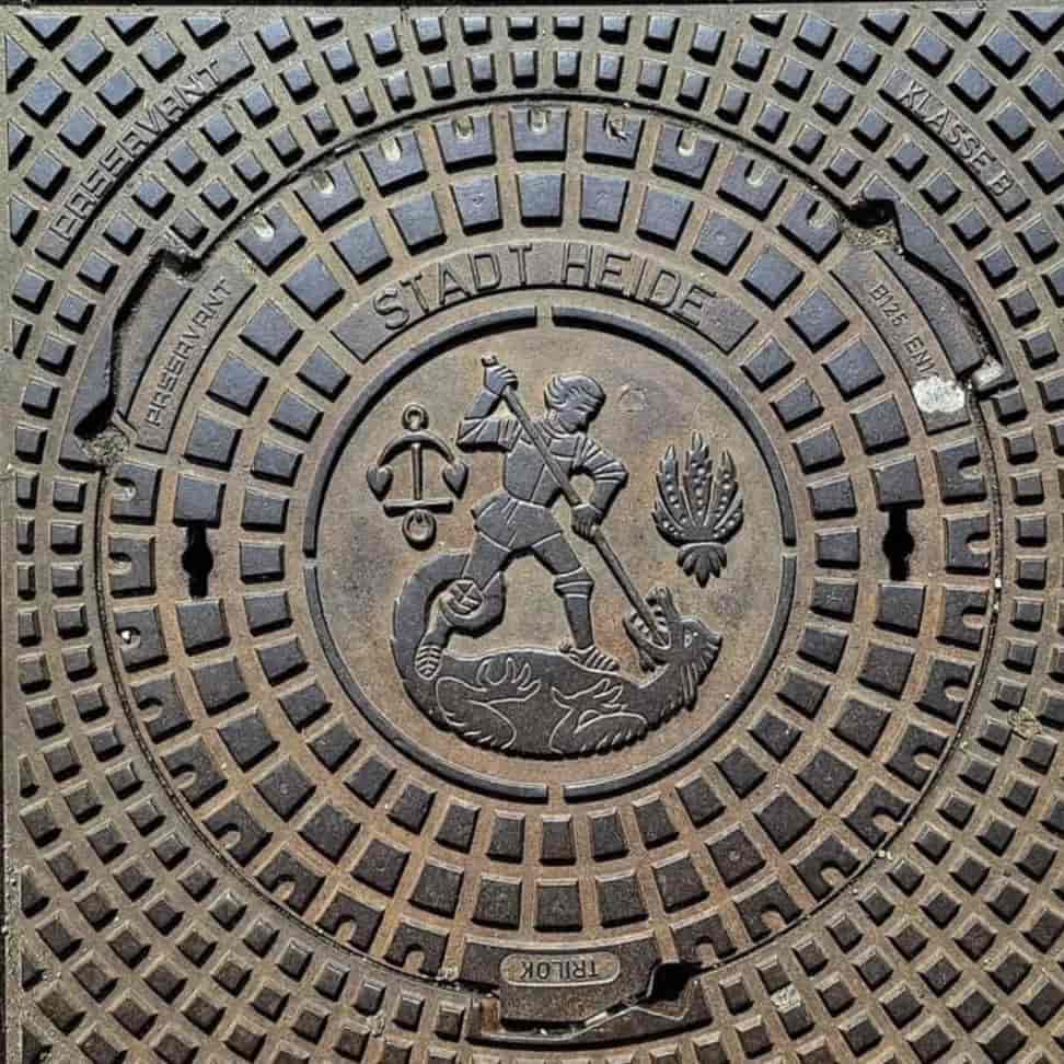manhole valve
