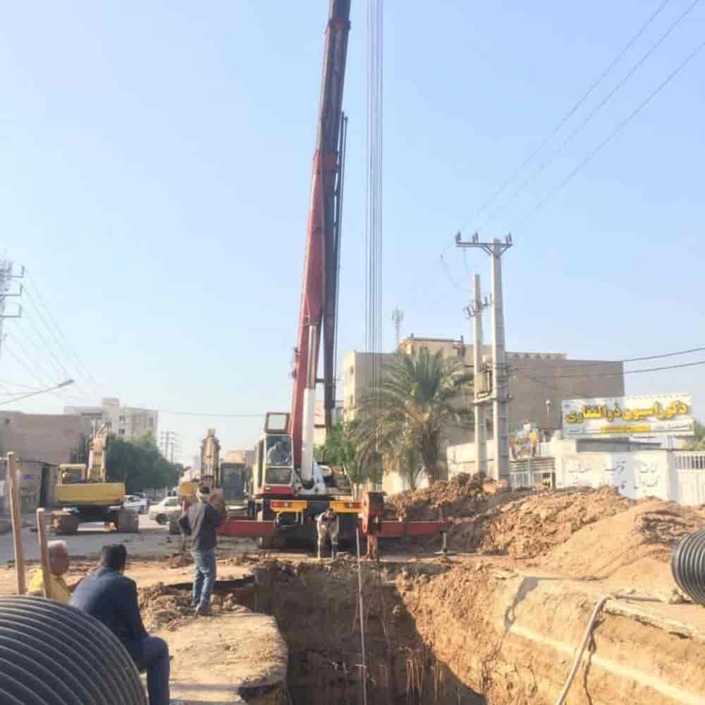 Installation of a concrete box by a 50 ton crane