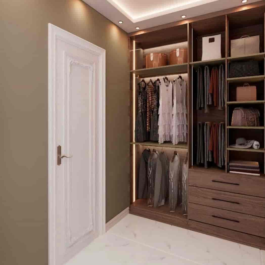 The lighting of the dressing room and the inside of the closet with halogen and string and line