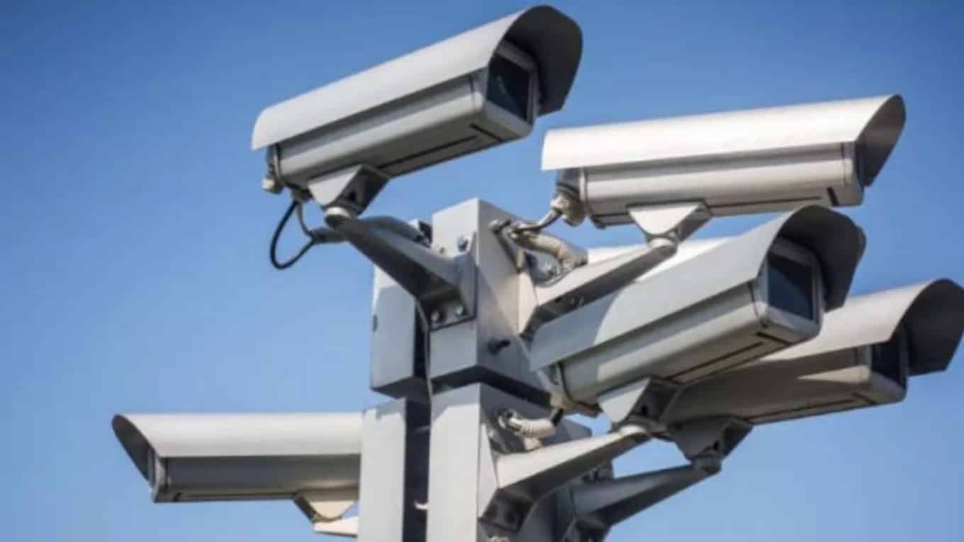 The difference between analog and network (IP) surveillance cameras