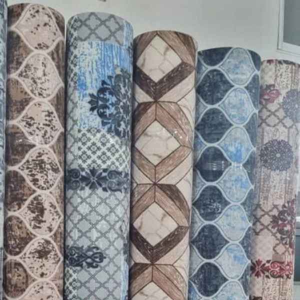 Simple and patterned felt carpets