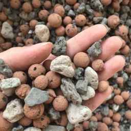 Hakimieh, Tahran'da Damavand mineral pomza satışı