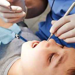 عيادة الدكتور كرم عطارنيا لطب الأسنان في طهران