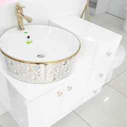 Manufacturer of luxury sanitary and building products in Laros Momeni company in Kamal city of Karaj