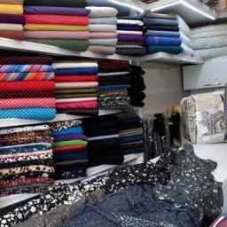 Rua cloth shop in the middle