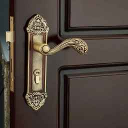 Production of Nemati's royal anti-theft door handle in Tabriz