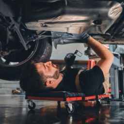 Mechanic Mehdi Alaei in Bushehr