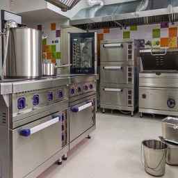 A store, selling kitchen equipment in Sanandaj