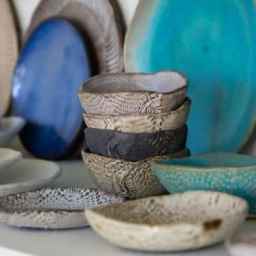 Sun Sea Pottery Gallery, a producer of all kinds of ceramic dishes in Tehran