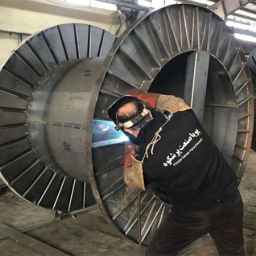 Poya is a glorious industry, manufacturing and selling wire and cable metal spools in Rasht