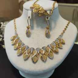 Kian Zar, selling gold and semi-set jewelry and bridal services in Rasht